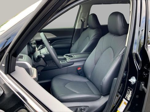 New 2026 Toyota Grand Highlander AWD Hybrid image 9
