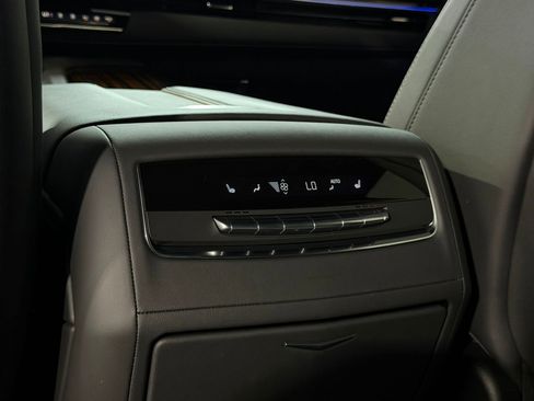 Certified 2023 Cadillac Escalade Premium Luxury w/ Performance Package AWD/4WD image 43