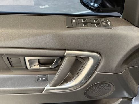 Used 2019 Land Rover Discovery Sport SE AWD/4WD image 13