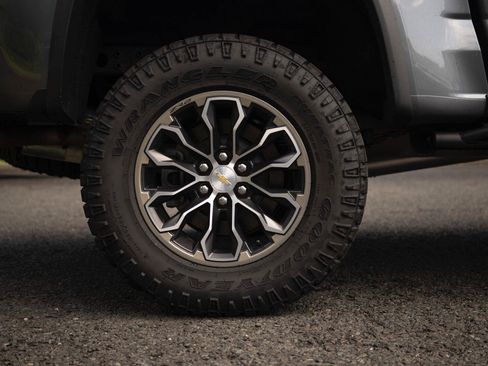 Used 2021 Chevrolet Colorado ZR2 AWD/4WD image 23