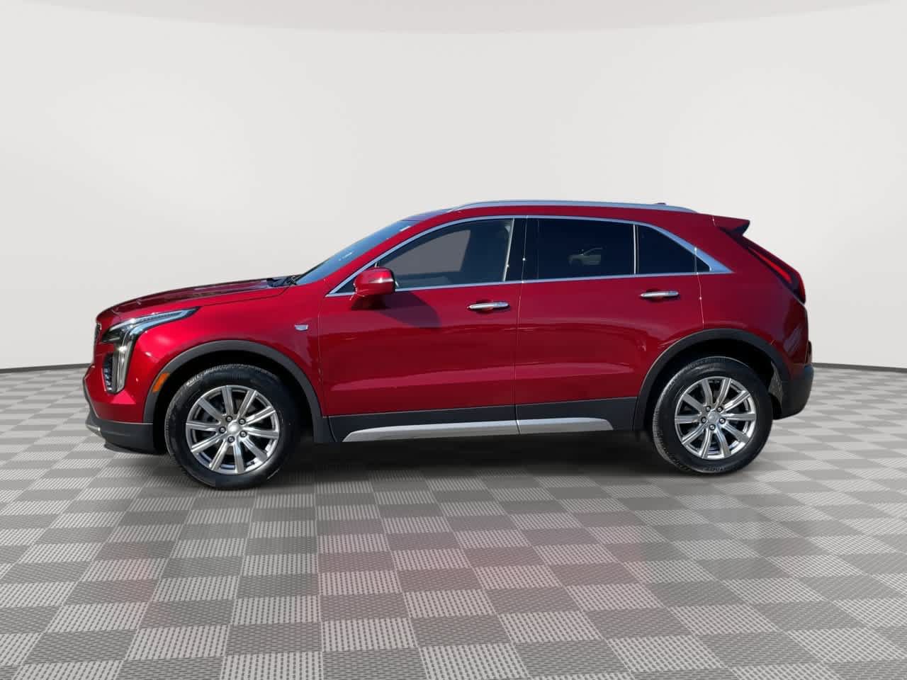 Certified 2023 Cadillac XT4 Premium Luxury w/ Cold Weather Package AWD/4WD image 5