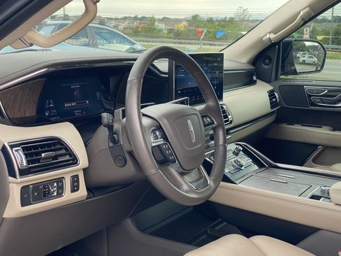 Used 2022 Lincoln Navigator L Reserve RWD image 13