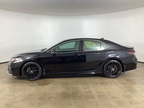 Used 2024 Toyota Camry XSE FWD image 8
