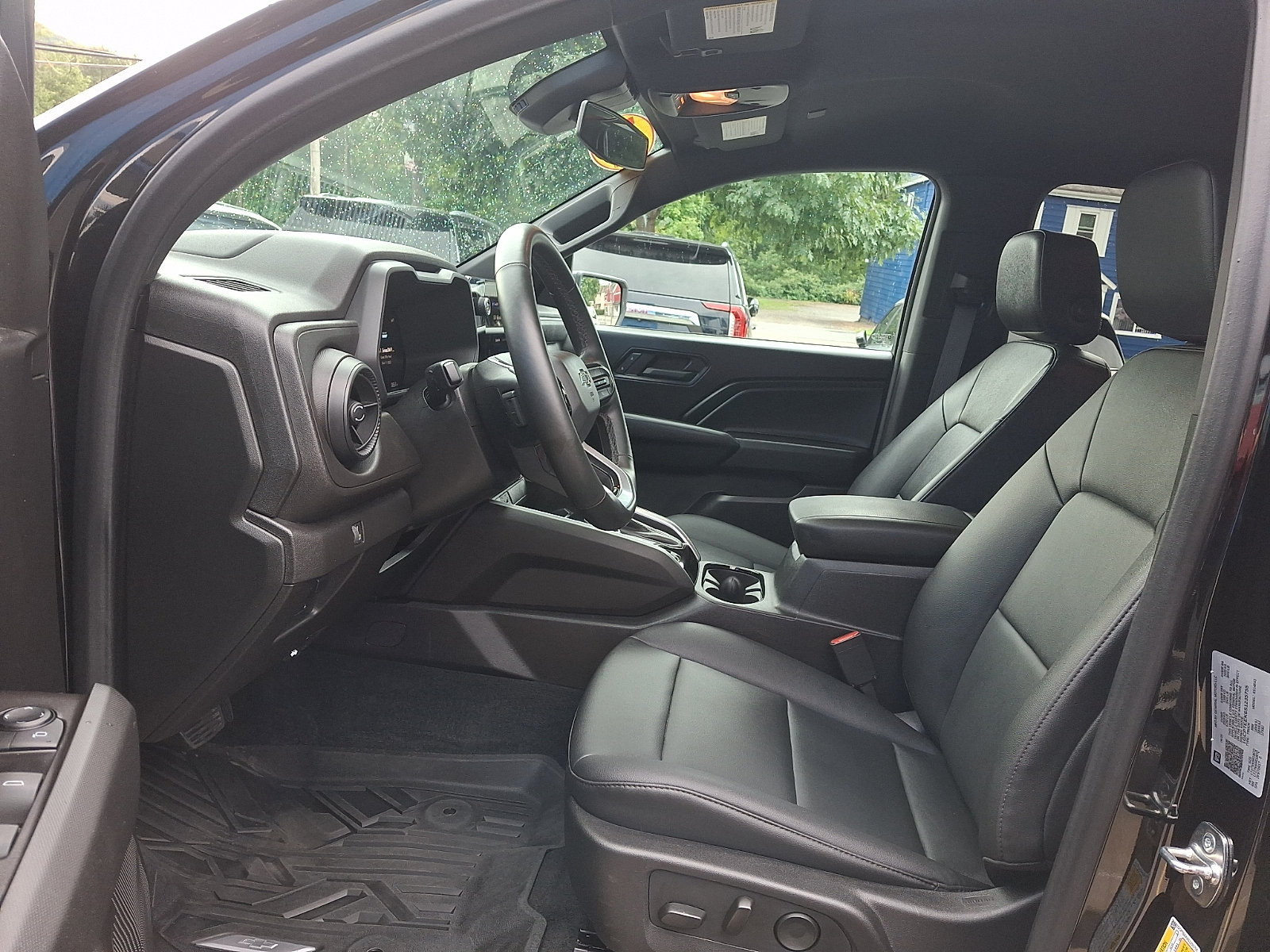 Used 2025 Chevrolet Colorado Trail Boss AWD/4WD image 13