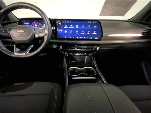 Used 2024 Chevrolet Traverse LT AWD/4WD image 15