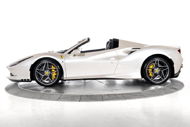 Used 2021 Ferrari F8 Tributo RWD image 3
