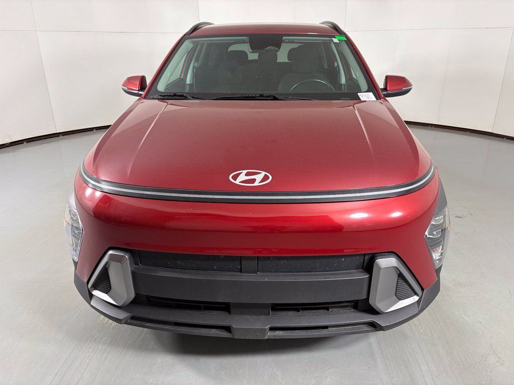 Used 2025 Hyundai Kona SEL FWD image 3
