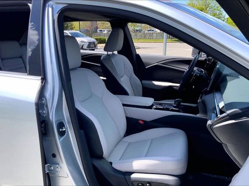 Used 2024 Lexus RX 350 Premium w/ Cold Area Package AWD/4WD image 9