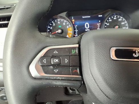 Used 2024 Jeep Compass Limited image 17