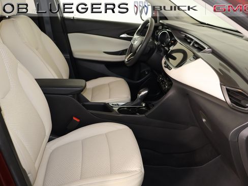 Used 2022 Buick Encore GX Essence FWD image 18