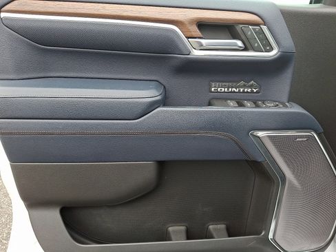 Used 2023 Chevrolet Silverado 1500 High Country image 13