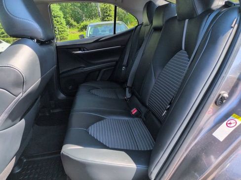 Used 2019 Toyota Camry SE FWD image 30