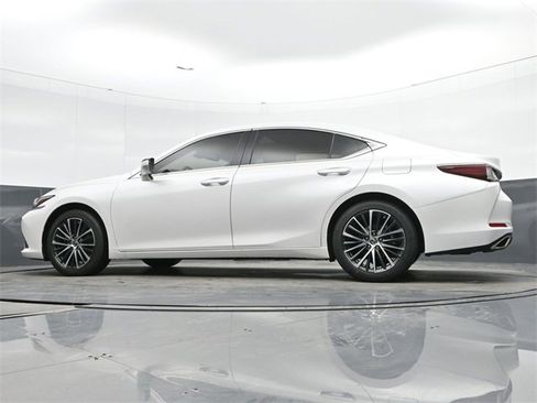 Certified 2024 Lexus ES 350 w/ Premium Package image 38