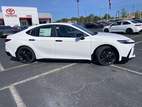 New 2026 Toyota Camry Hybrid image 2