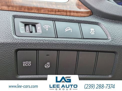 Used 2013 Hyundai Santa Fe Sport 2.0T w/ Technology Pkg FWD image 19