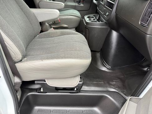 Used 2024 Chevrolet Express 2500 w/ Driver Convenience Package image 20