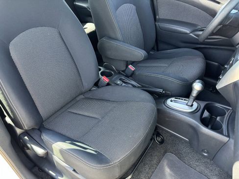 Used 2016 Nissan Versa SV FWD image 11