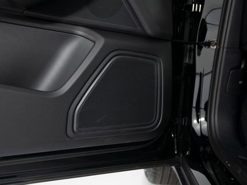 New 2026 Porsche Macan AWD/4WD image 20