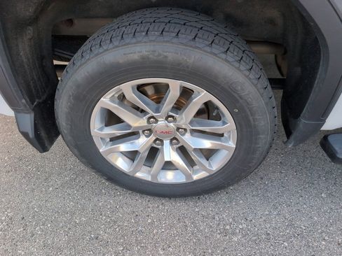 Used 2019 GMC Sierra 1500 SLT w/ SLT Premium Package image 9