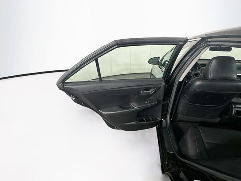 Used 2017 Toyota Camry SE FWD image 24
