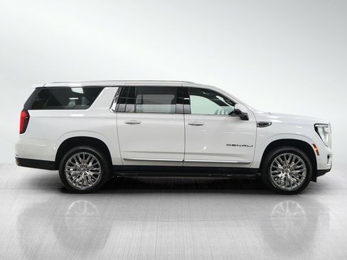 Used 2025 GMC Yukon XL Denali AWD/4WD image 6