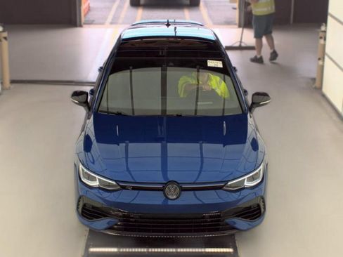 Used 2024 Volkswagen Golf R AWD/4WD image 2