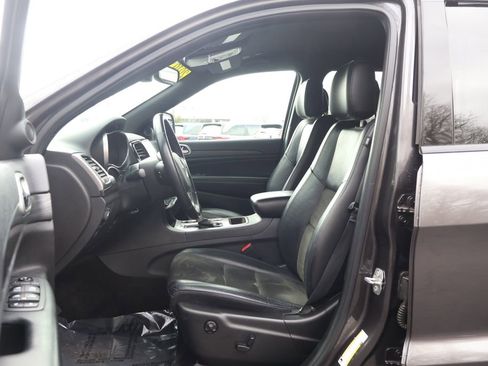 Used 2019 Jeep Grand Cherokee Altitude image 29