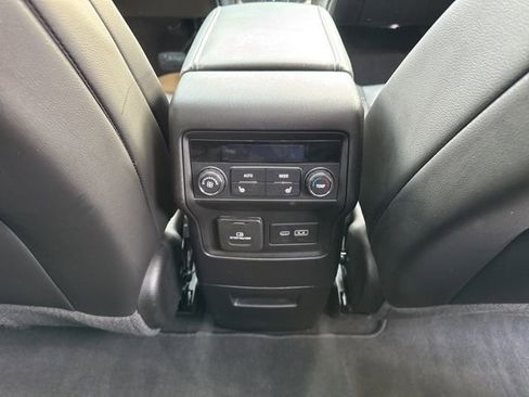 Used 2023 GMC Acadia Denali w/ Black Diamond Edition image 27