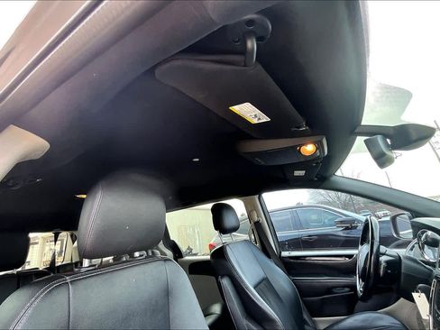 Used 2020 Dodge Grand Caravan SXT image 13