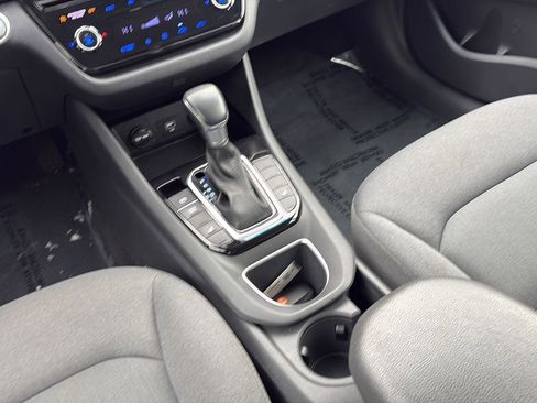 Used 2022 Hyundai Ioniq SE image 14