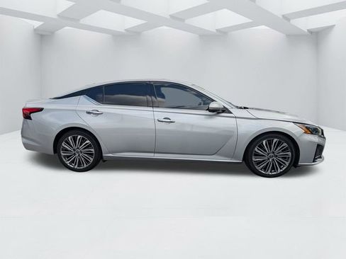 Used 2023 Nissan Altima 2.5 SL FWD image 3