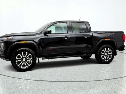 Used 2024 GMC Canyon AT4 w/ AT4 Premium Package AWD/4WD image 9