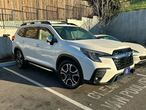 Certified 2023 Subaru Ascent Limited w/ Technology Package image 2