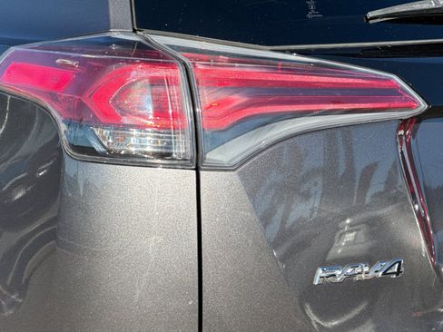 Used 2016 Toyota RAV4 SE image 26