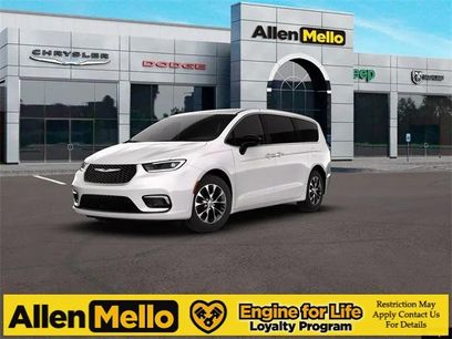 New 2026 Chrysler Pacifica Select