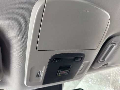 Used 2024 Toyota Camry SE image 19