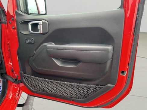 Used 2022 Jeep Gladiator Willys image 19