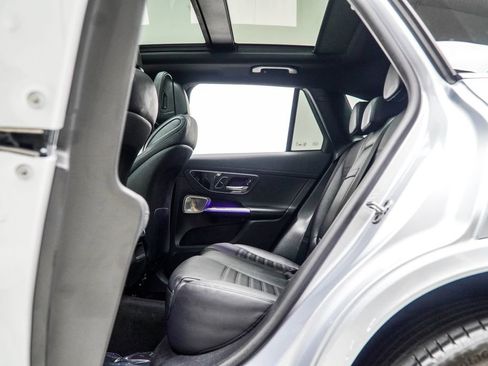 Used 2023 Mercedes-Benz GLC 300 4MATIC image 42