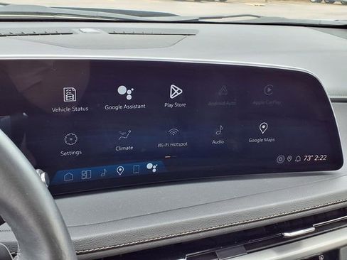 Used 2024 Cadillac XT4 Luxury w/ Cold Weather Package AWD/4WD image 12