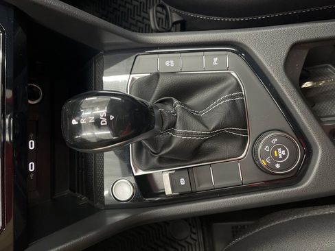 New 2026 Volkswagen Taos SEL image 25