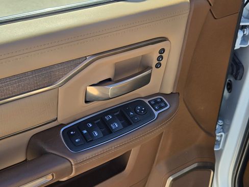 Used 2024 RAM 2500 Limited image 12