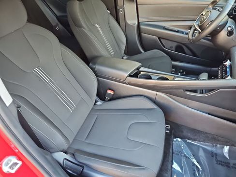 Used 2023 Hyundai Elantra SEL w/ Convenience Package FWD image 18