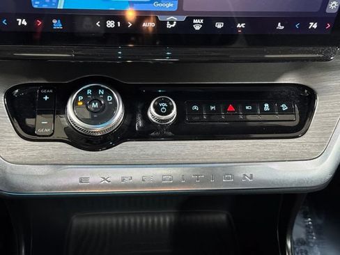 Used 2025 Ford Expedition Platinum AWD/4WD image 21