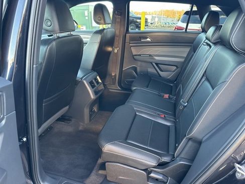 Used 2022 Volkswagen Atlas Cross Sport SE image 46