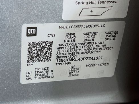 Used 2023 GMC Acadia SLE w/ LPO, Floor Liner Package image 36