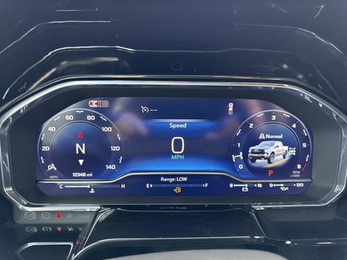 Used 2025 Chevrolet Silverado 1500 LT Trail Boss w/ Convenience Package II image 27