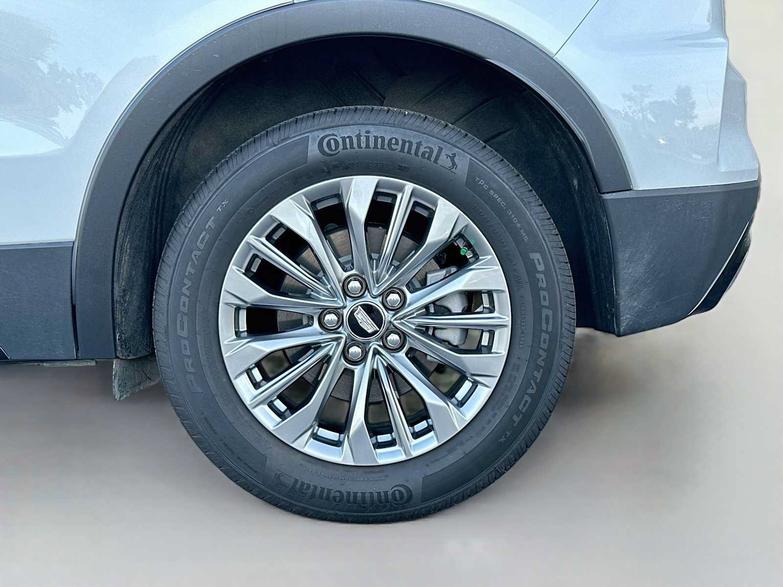 Used 2024 Cadillac XT4 Premium Luxury w/ Cold Weather Package FWD image 32