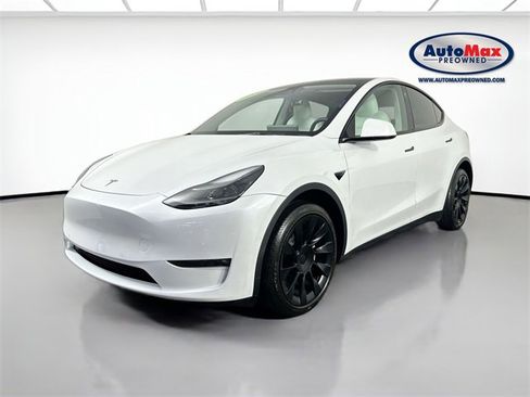 Used 2022 Tesla Model Y Long Range image 5
