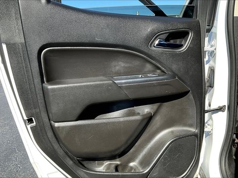 Used 2020 Chevrolet Colorado LT image 12