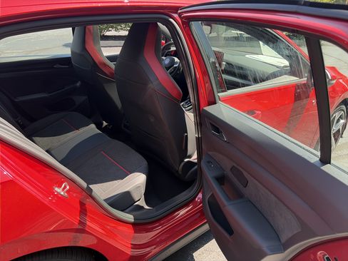 Used 2026 Volkswagen GTI SE FWD image 18